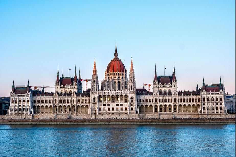 Hungarian parliament building in Budapest photo | Source: Canva free