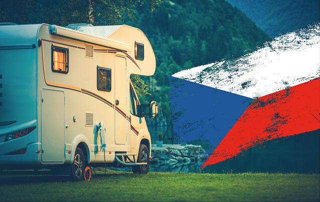 Zdjęcie kampera i flagi Czech | Źródło: Canva free